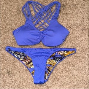 Jessica Simpson reversible bikini Size medium